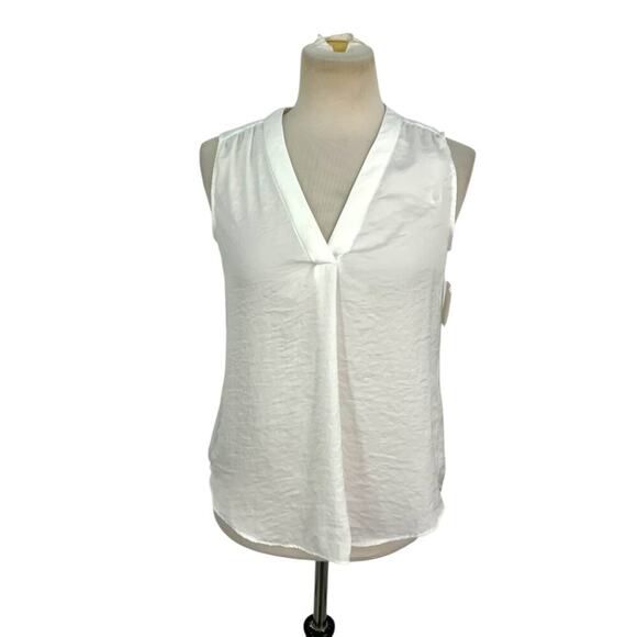 Vince Camuto Sleeveless V Neck Top White Size XS NWOT - Picture 1 of 7